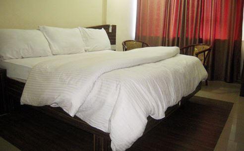 Hotel Swayam Jabalpur Bagian luar foto