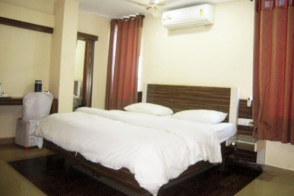 Hotel Swayam Jabalpur Ruang foto
